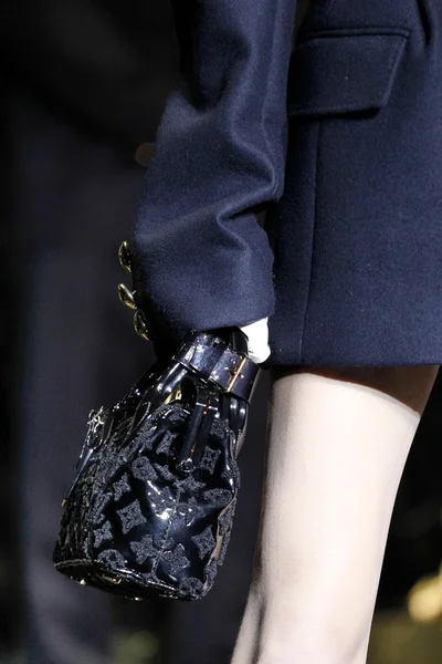 Look 28
